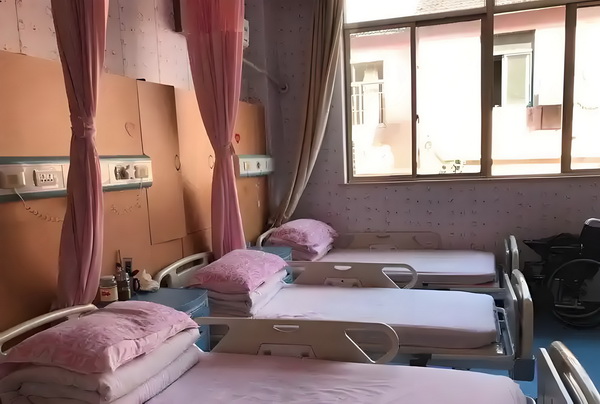 冷情女捕快：拽王戏伪男